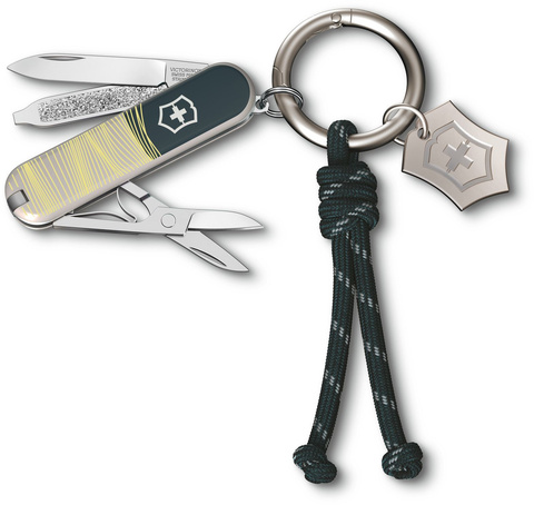 Нож-брелок Victorinox Classic SD New York Style, 58 мм, 7 функций, зеленый (подар.коробка) 0.6223.E223 от прозводителя Victorinox